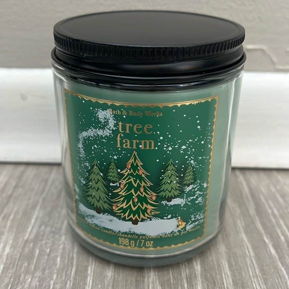 Bath & Body Works “Tree Farm” Candle - Picture 1 of 2